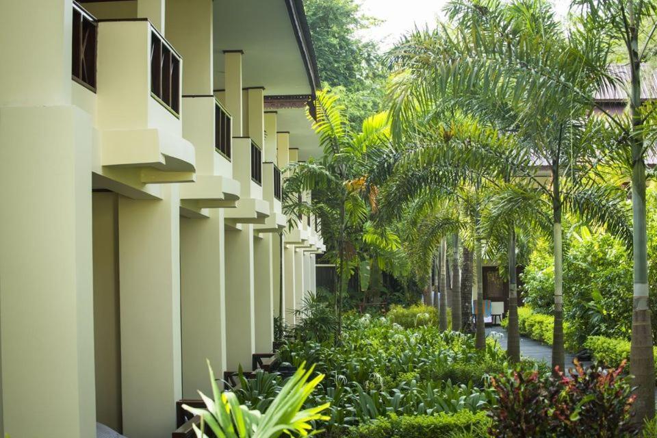 Jade Marina Resort And Spa งาปาลิ ภายนอก รูปภาพ