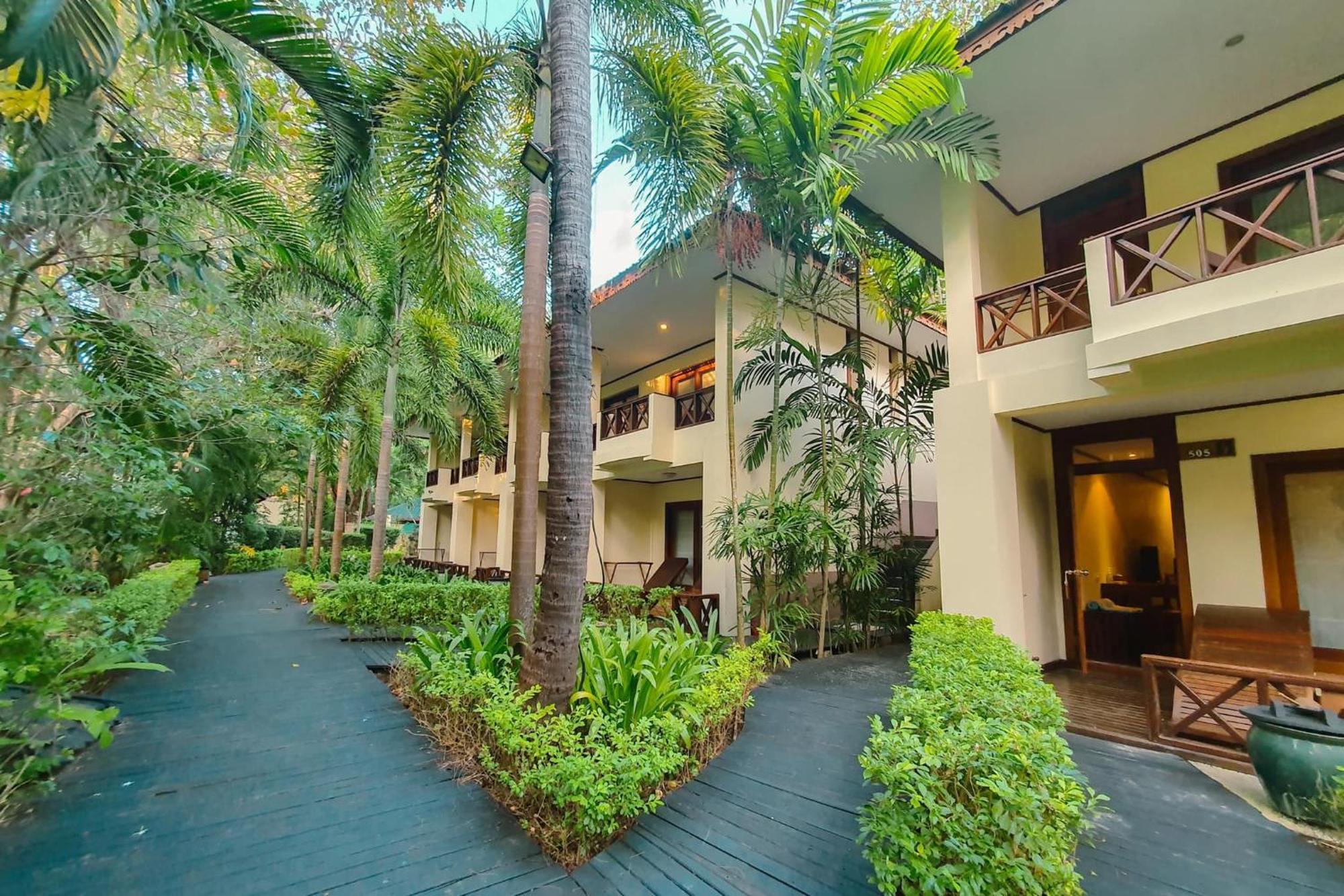 Jade Marina Resort And Spa งาปาลิ ภายนอก รูปภาพ
