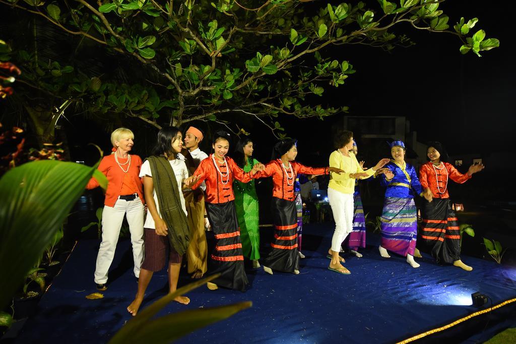 Jade Marina Resort And Spa งาปาลิ ภายนอก รูปภาพ