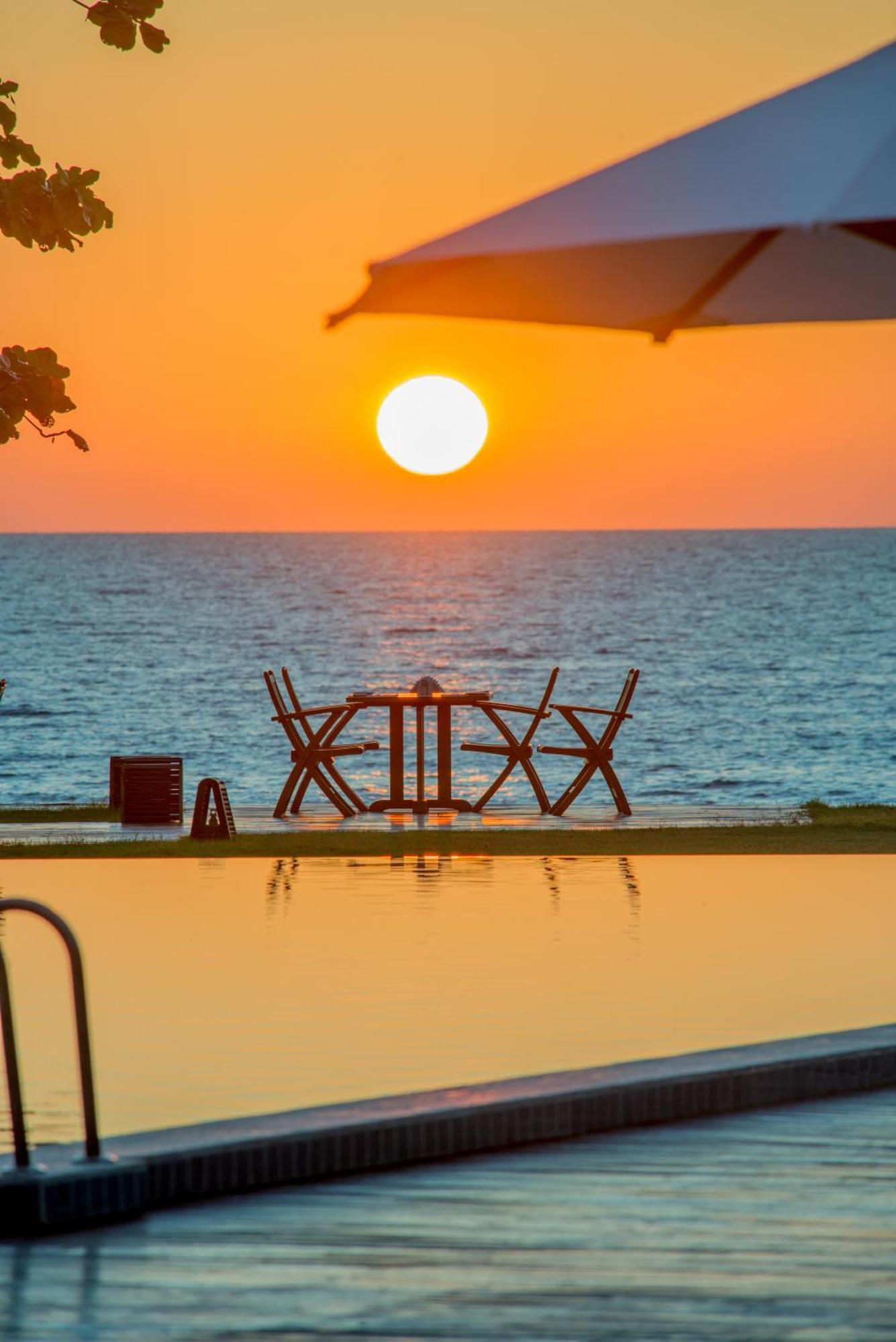Jade Marina Resort And Spa งาปาลิ ภายนอก รูปภาพ